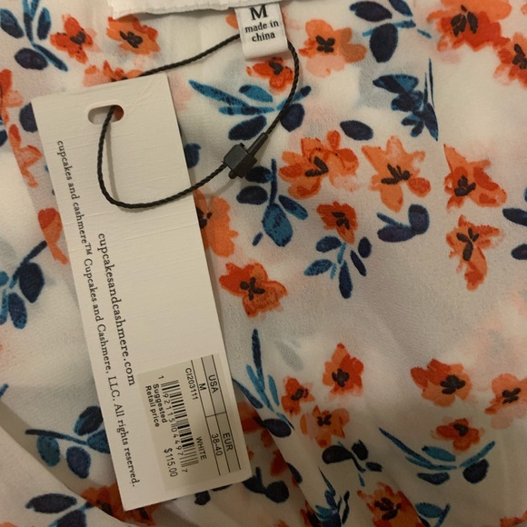 Floral romper by cupcake and cashmere size M NWT - Picture 6 of 7